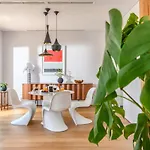 Artful Loft With Rooftop Terrace, Near