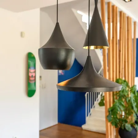 Artful Loft With Rooftop Terrace, Near アパート ハニア