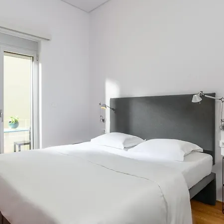 Artful Loft With Rooftop Terrace, Near شقة خانيا