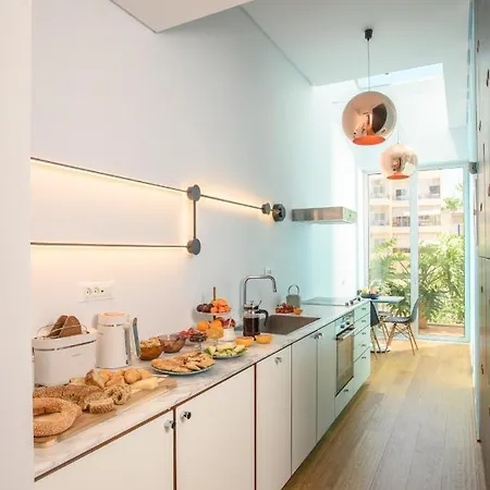 Artful Loft With Rooftop Terrace, Near *