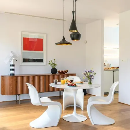 Artful Loft With Rooftop Terrace, Near