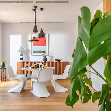 Artful Loft With Rooftop Terrace, Near
