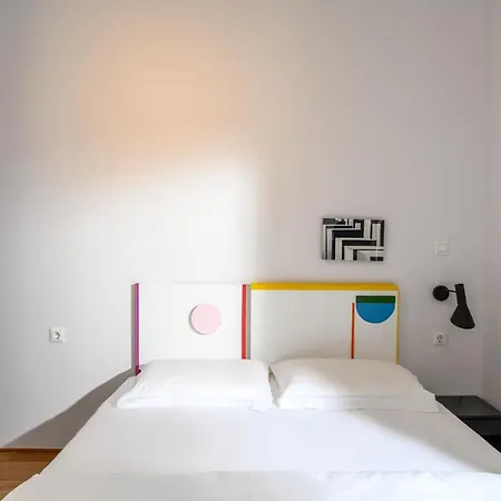 شقة Artful Loft With Rooftop Terrace, Near *