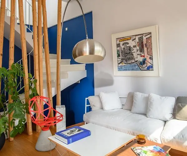 Διαμέρισμα Artful Loft With Rooftop Terrace, Near