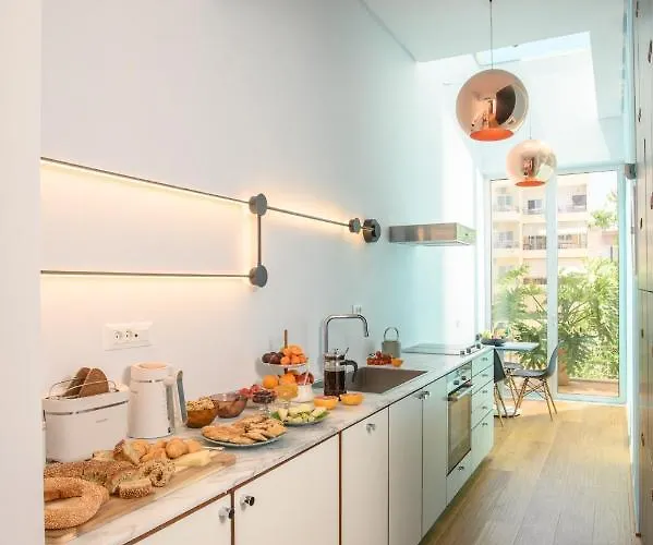 Artful Loft With Rooftop Terrace, Near *