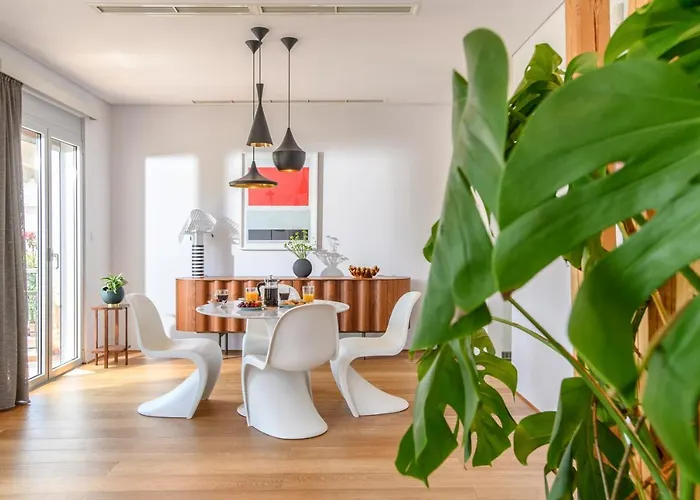 Artful Loft With Rooftop Terrace, Near